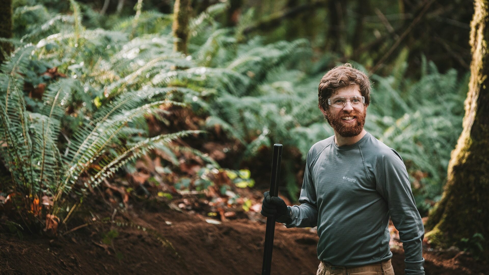 A trail-building volunteer. Photo by Sean Benesh on Unsplash.